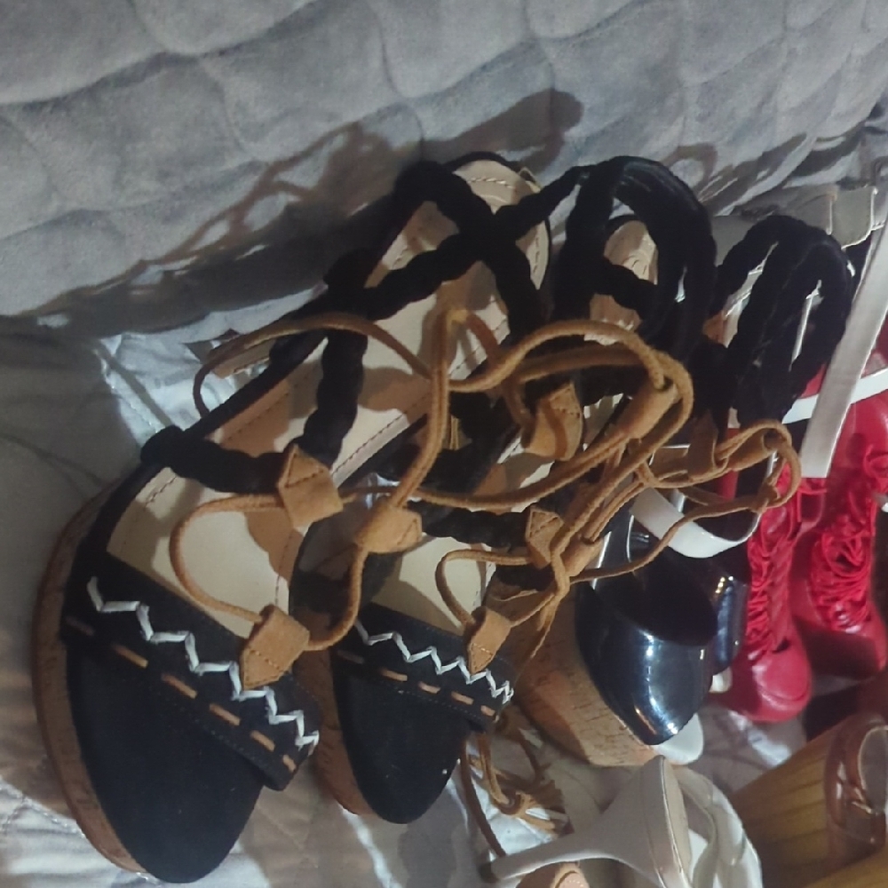 Guess Black and Tan Strappy Sandals